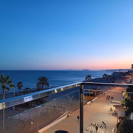 Alojamiento Iberia Playa エステポナ エクステリア 写真