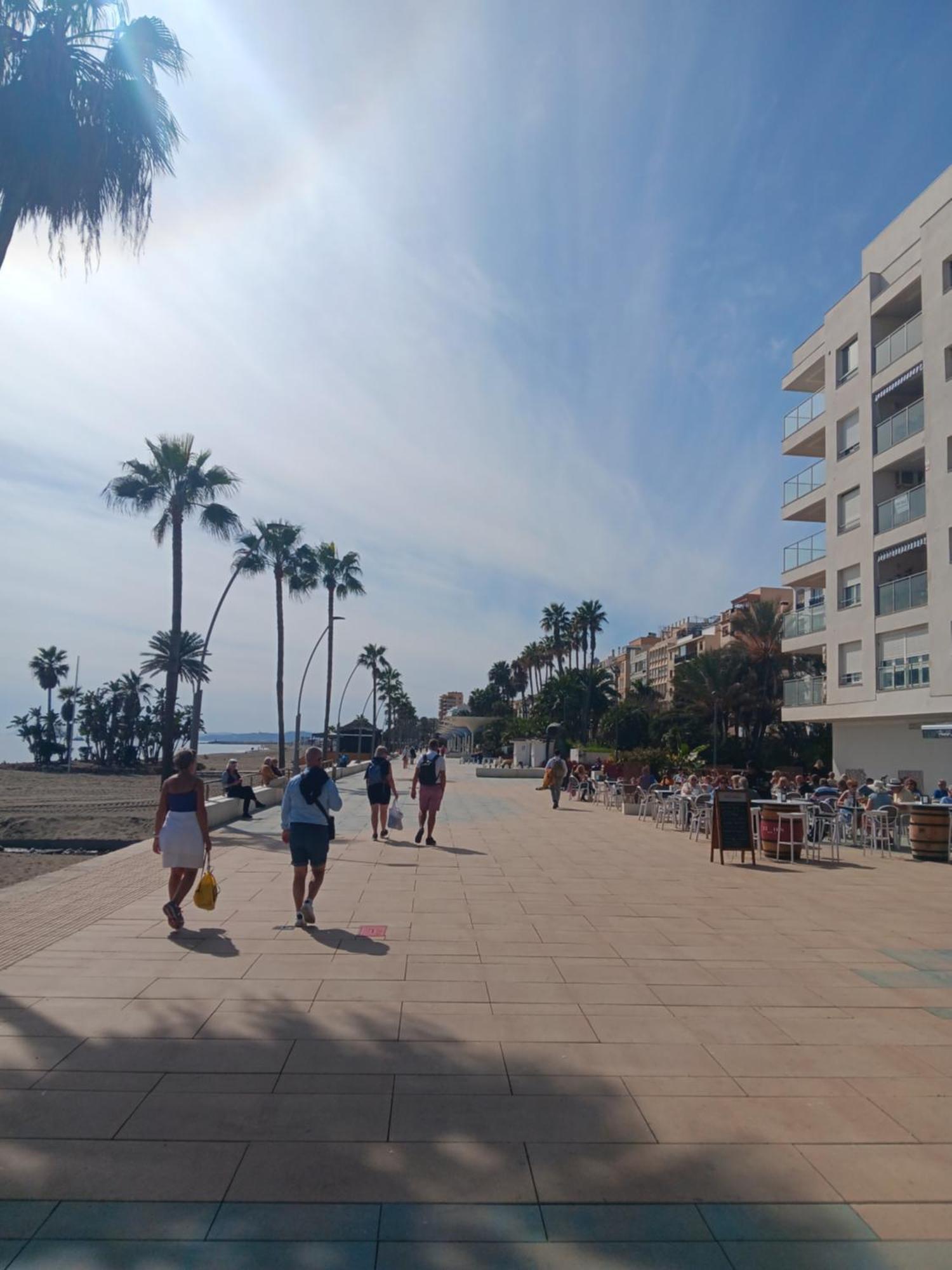 Alojamiento Iberia Playa エステポナ エクステリア 写真
