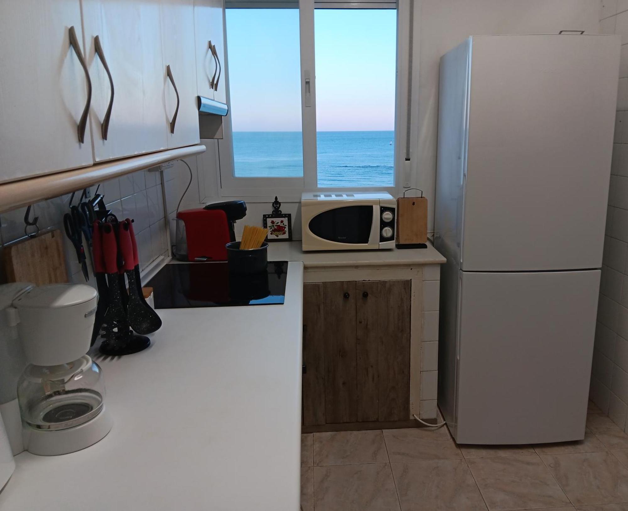 Alojamiento Iberia Playa エステポナ エクステリア 写真